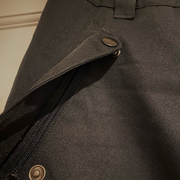 Under Armour Women's Black winter snow pants ❄️ - Picture 7 of 13